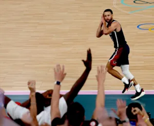 Stephan Curry - USB Basket