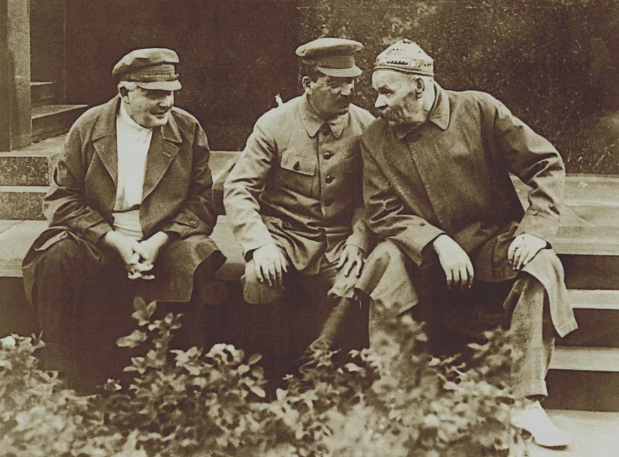 Yenekidsky, Stalini dhe Gorki ne vitin 1931